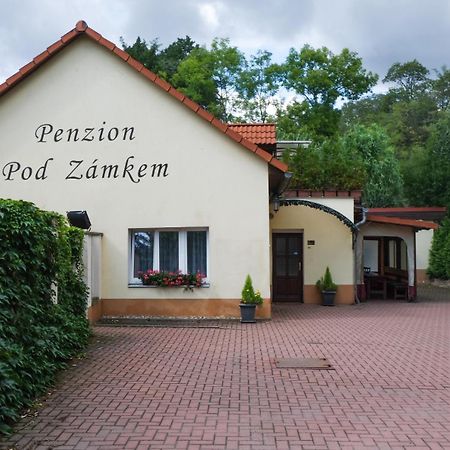 Penzion Pod Zamkem Průhonice Extérieur photo